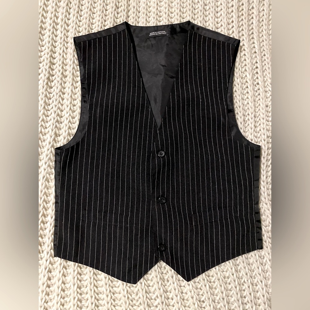 Boy's HOLIDAY EDITION Sleeveless Vest Size 12 Black And White